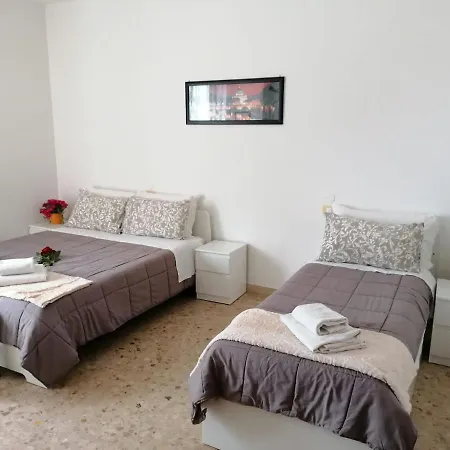 Giuseppe House Apartmán *